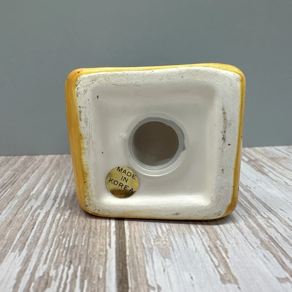 Vintage Minature Chair‎ *Pepper Shaker ONLY* Made In Korea